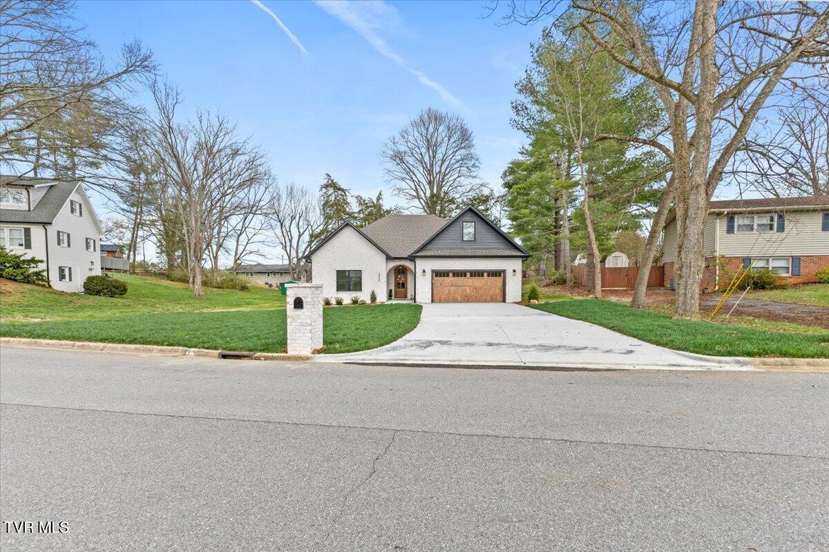 2306 Rambling Road Johnson City, TN 37604 - Photo 8 of 53 08-128A8099