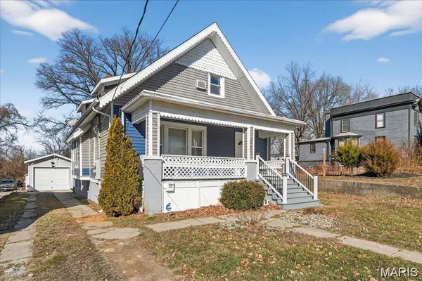 $900 | 221 Lebanon Avenue, Unit A, Belleville, IL 62220