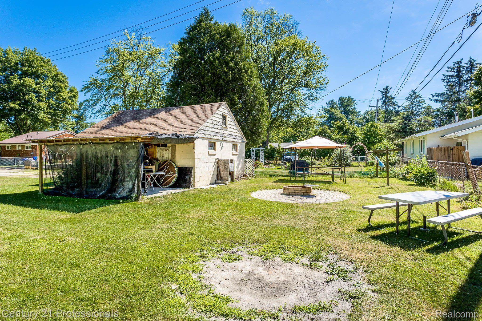 7076 Emerson Road Lexington, MI 48450 - Photo 23 of 27 Gallery Image 23