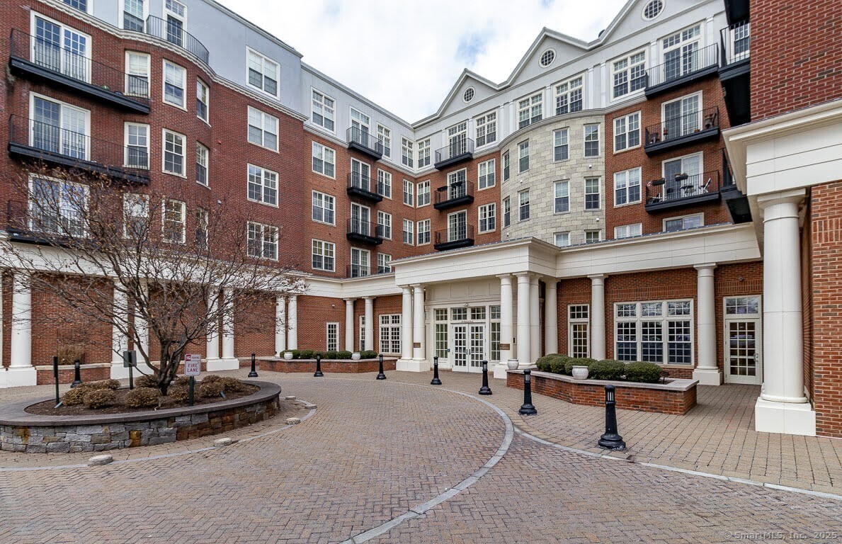 85 Memorial Road, Unit 301 West Hartford, CT 06107 - Photo 1 of 1 Gallery Image 1