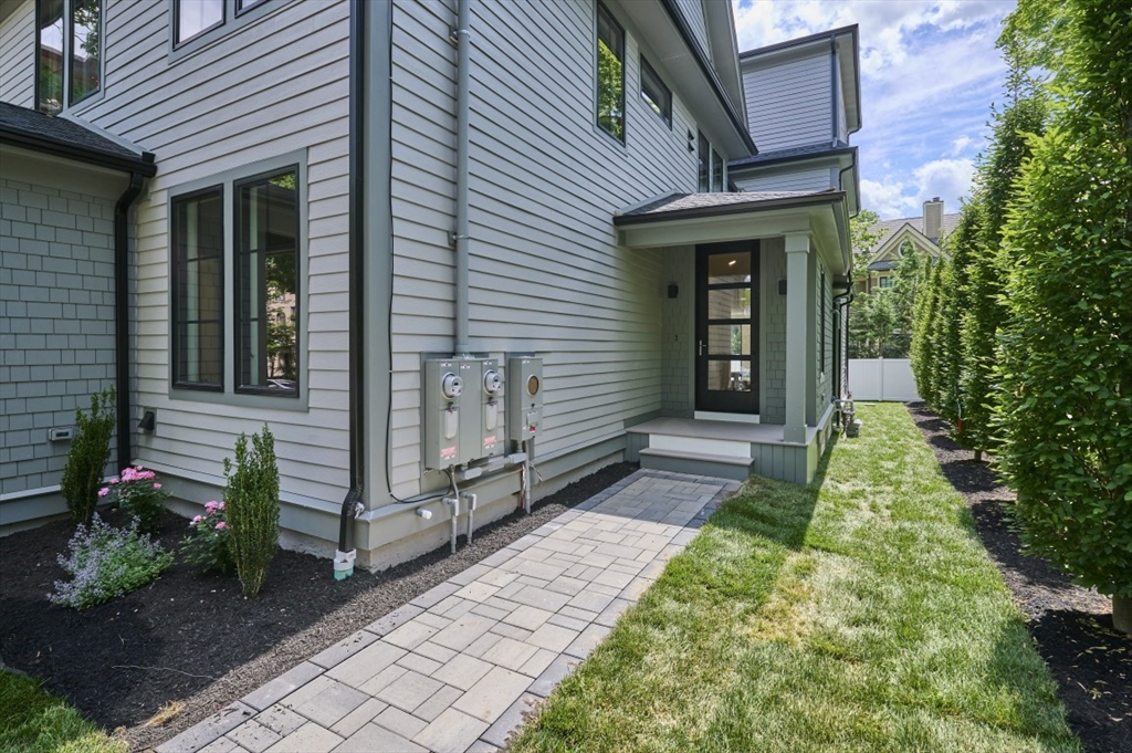 123 Fuller Street, Unit B Brookline, MA 02446 - Photo 1 of 41