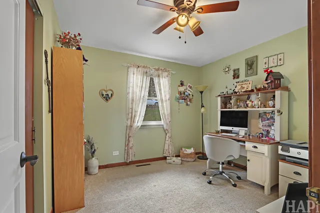 $460,000 | 1512 West Oakleaf Drive, Johnsburg, IL 60051