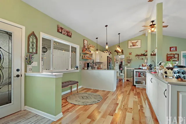 $460,000 | 1512 West Oakleaf Drive, Johnsburg, IL 60051