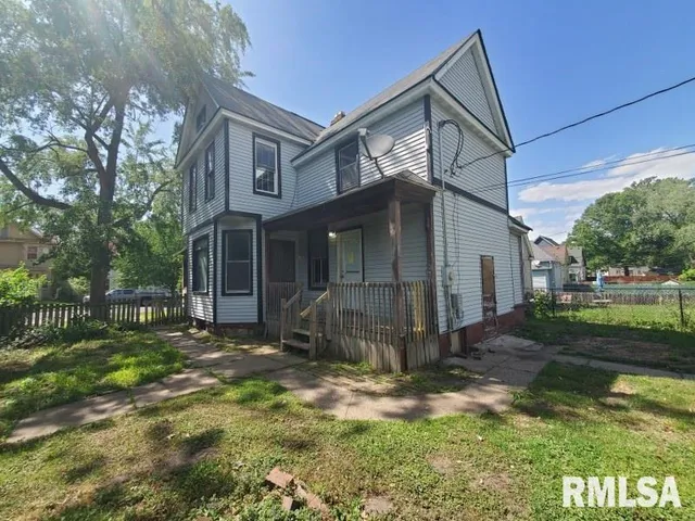 $36,900 | 1043 19th Street, Rock Island, IL 61201