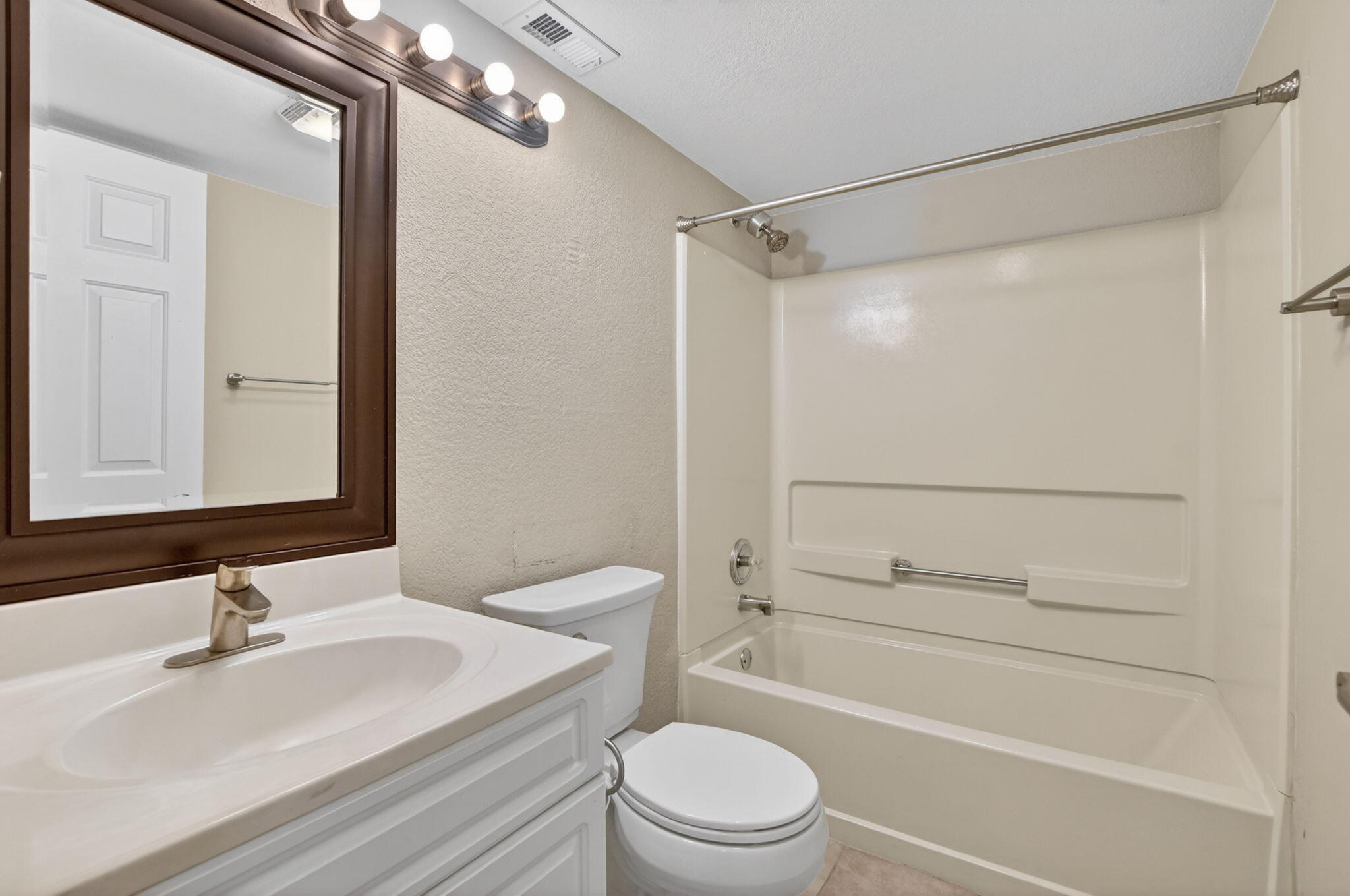 8099 Severn Drive, Unit D Boca Raton, FL 33433 - Photo 24 of 52 24-web-or-mls-DSC_5773