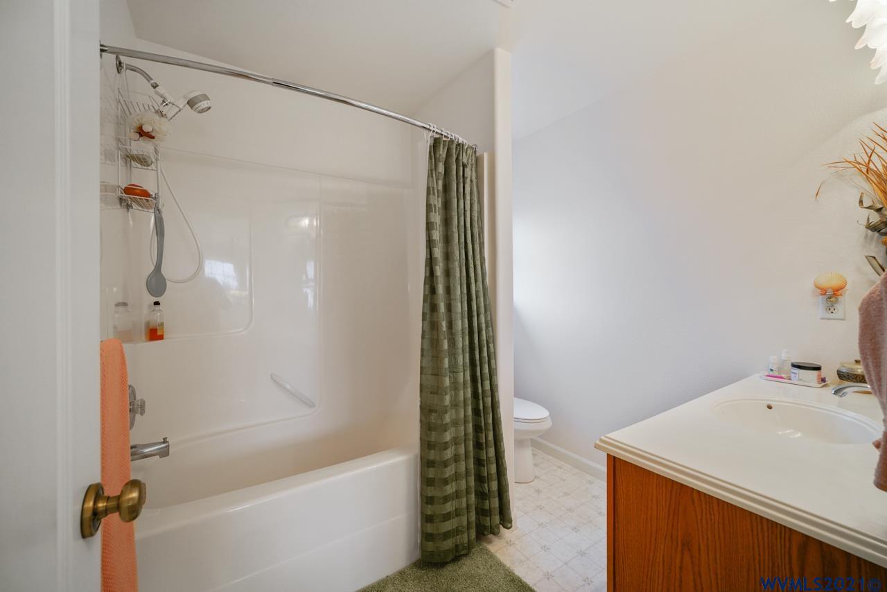 4952 Selway Street Northeast Salem, OR 97305 - Photo 36 of 42