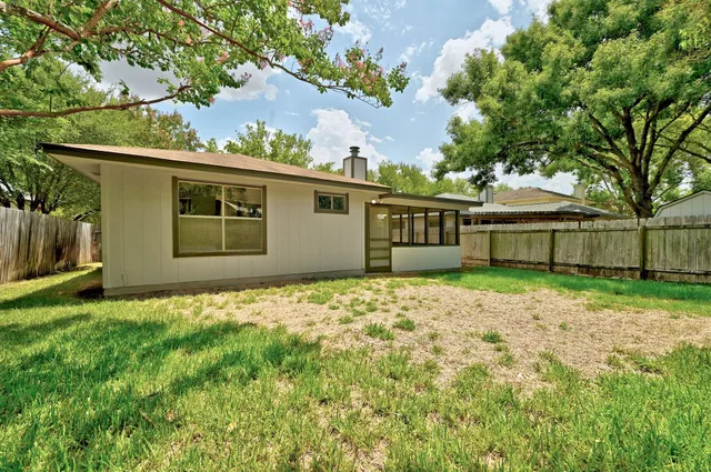 $2,900 | 10612 Watchful Fox Drive, Austin, TX 78748