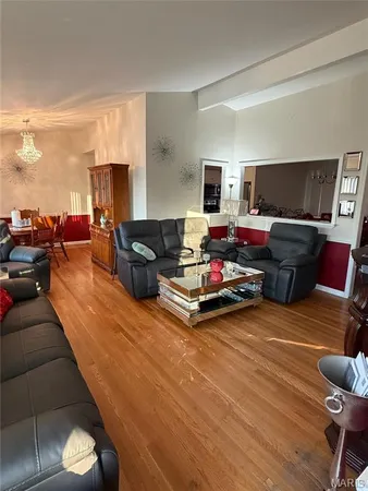 $234,900 | 1610 Horseshoe Drive, Florissant, MO 63033