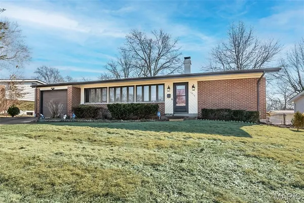 $234,900 | 1610 Horseshoe Drive, Florissant, MO 63033