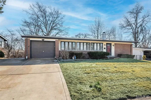 $234,900 | 1610 Horseshoe Drive, Florissant, MO 63033