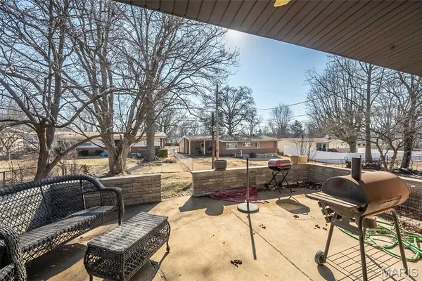 $234,900 | 1610 Horseshoe Drive, Florissant, MO 63033