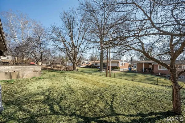 $234,900 | 1610 Horseshoe Drive, Florissant, MO 63033