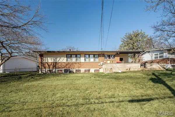 $234,900 | 1610 Horseshoe Drive, Florissant, MO 63033