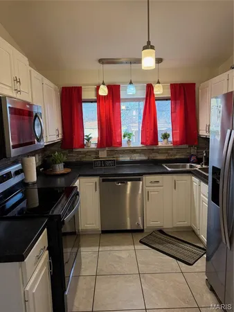$234,900 | 1610 Horseshoe Drive, Florissant, MO 63033
