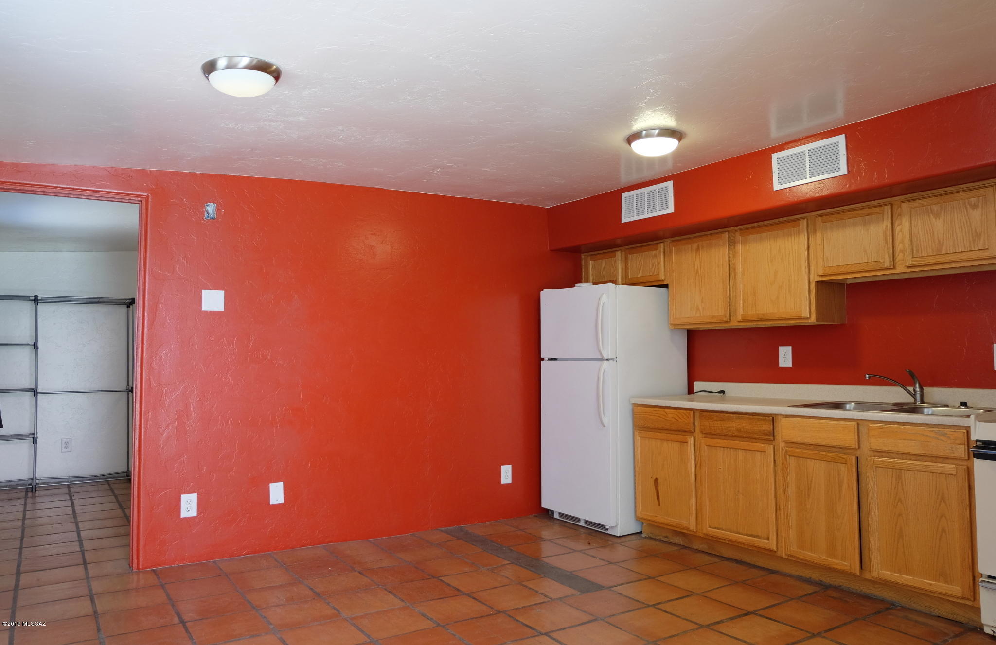 936 East Navajo Road, Unit 4 Tucson, AZ 85719 - Photo 4 of 18