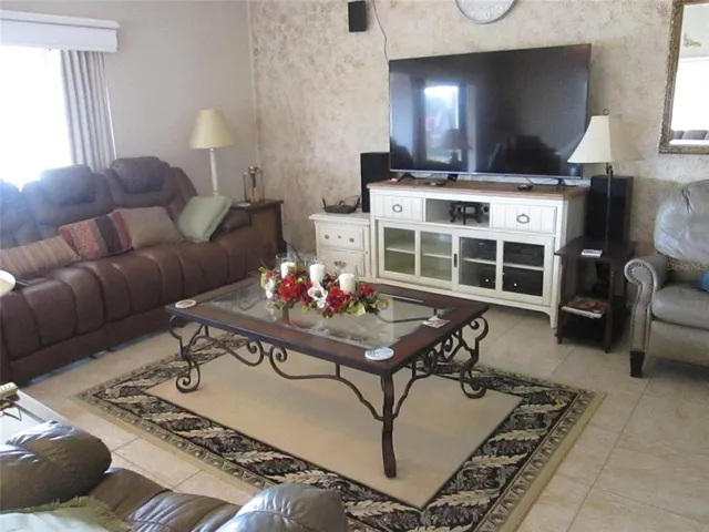 $295,000 | 11411 Southwest Courtney Drive, Lake Suzy, FL 34269