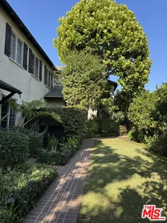 $3,800 | 7917 Norton Avenue, West Hollywood, CA 90046