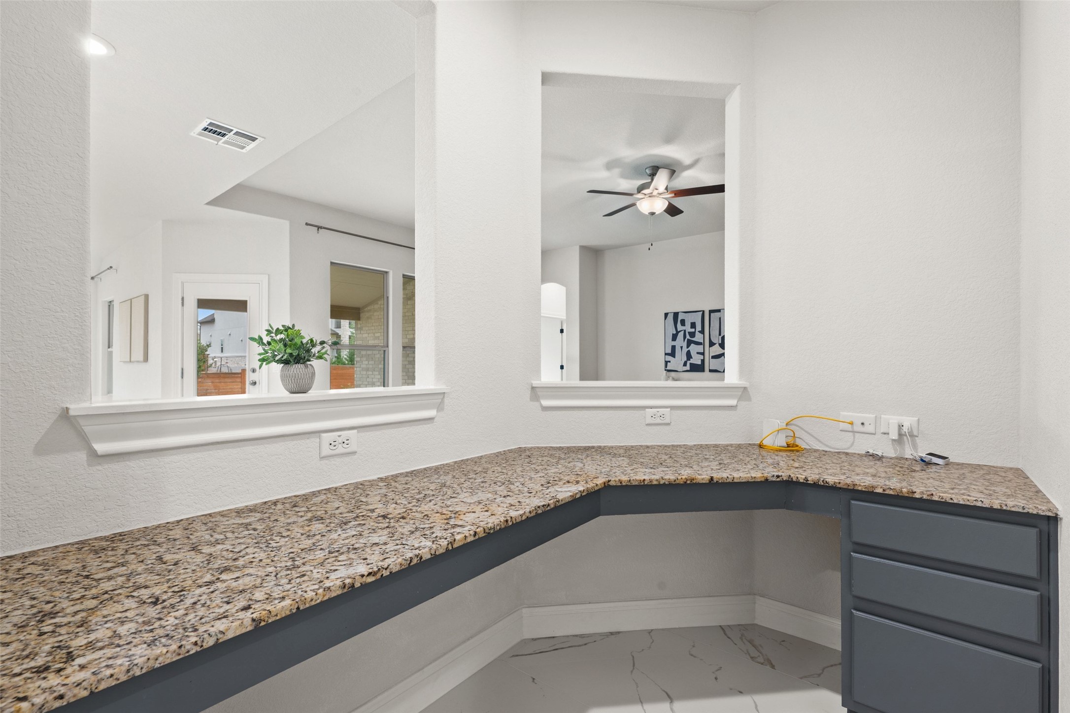 1513 Hinterwald Street Leander, TX 78641 - Photo 33 of 40 a bathroom with a sink and a mirror