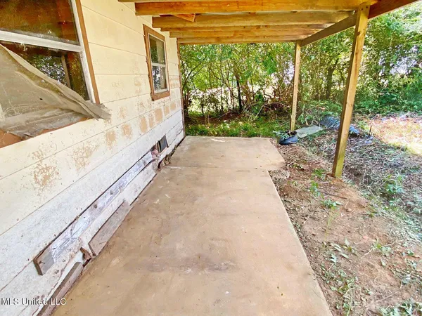 $4,000 | 2825 Attala Road, Unit 2207, Kosciusko, MS 39090