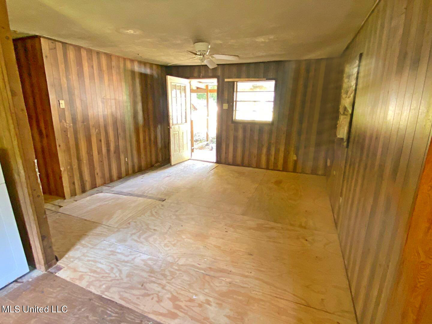 2825 Attala Road, Unit 2207 Kosciusko, MS 39090 - Photo 3 of 15 21-Sep 16 2023 12_26pm-RyRX