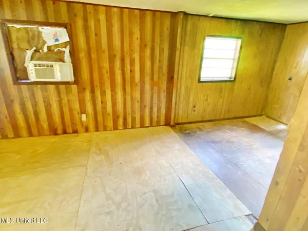 $4,000 | 2825 Attala Road, Unit 2207, Kosciusko, MS 39090