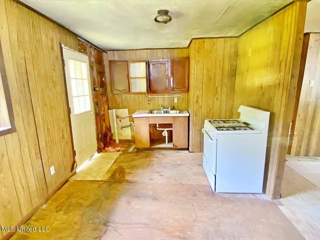 $9,900 | 2825 Attala Road, Unit 2207, Kosciusko, MS 39090