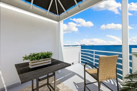 $799,900 | 4950 Bayshore Boulevard, Unit 23, Tampa, FL 33611