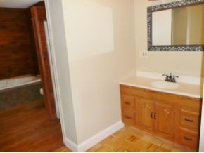 608 Hill Road Kingsport, TN 37664 - Photo 8 of 24 Master Bath