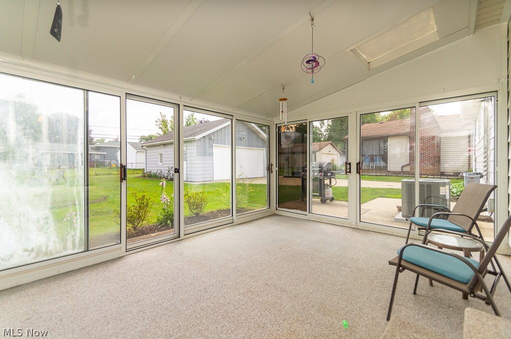 1733 Roselawn Road Cleveland, OH 44124 - Photo 17 of 35 Gallery Image 17