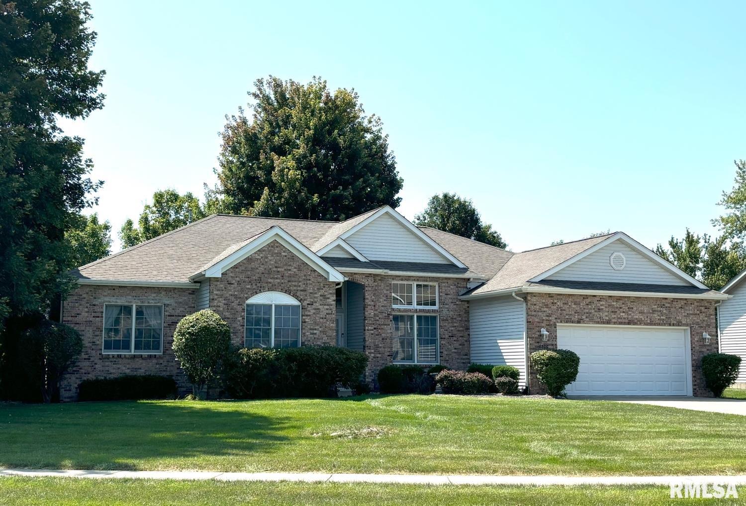 3800 Thackeray Drive Springfield, IL 62711 - Photo 1 of 28