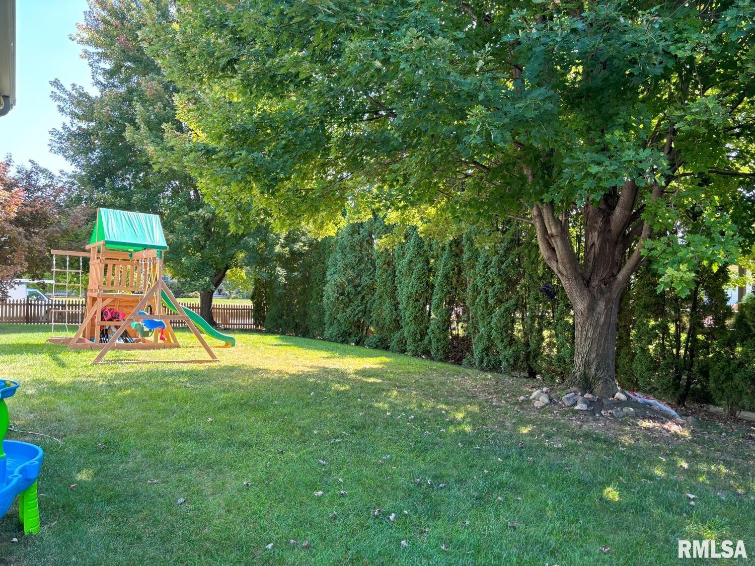 3800 Thackeray Drive Springfield, IL 62711 - Photo 27 of 28
