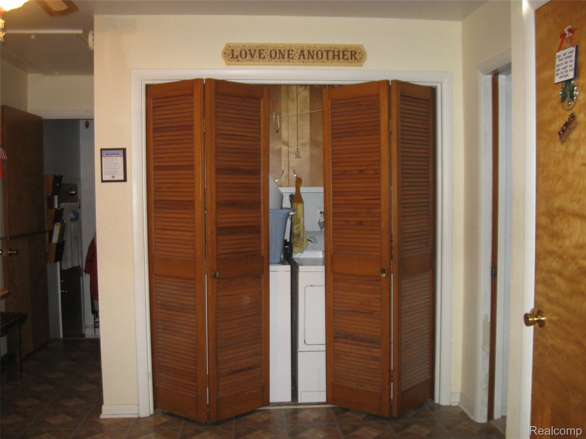8196 Miller Road Swartz Creek, MI 48473 - Photo 15 of 35 IMG_5669.JPG