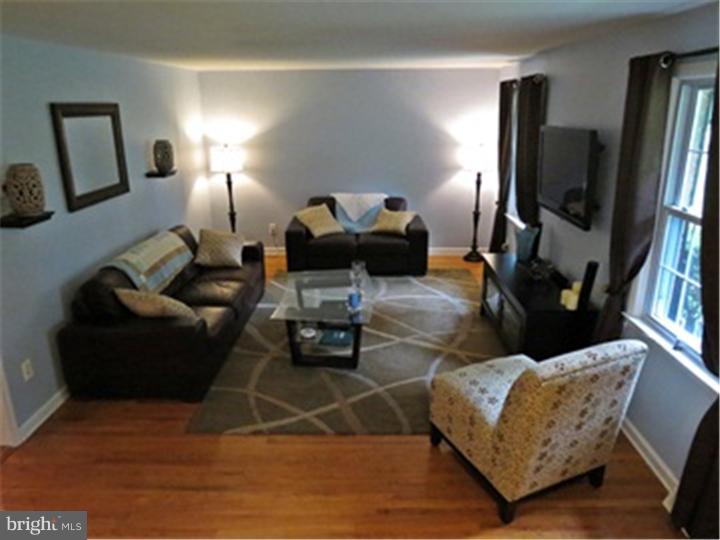 1154 Mallard Road West Chester, PA 19382 - Photo 3 of 25 Living Room
