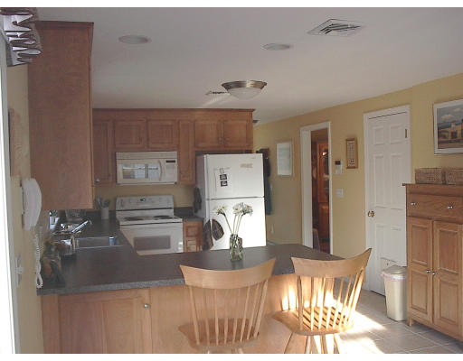 83 Hartness Road Sutton, MA 01590 - Photo 2 of 6