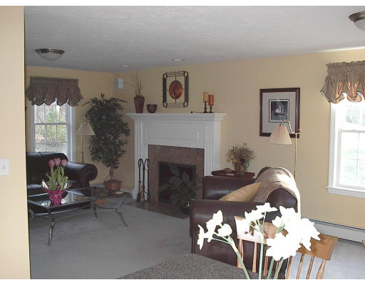83 Hartness Road Sutton, MA 01590 - Photo 3 of 6