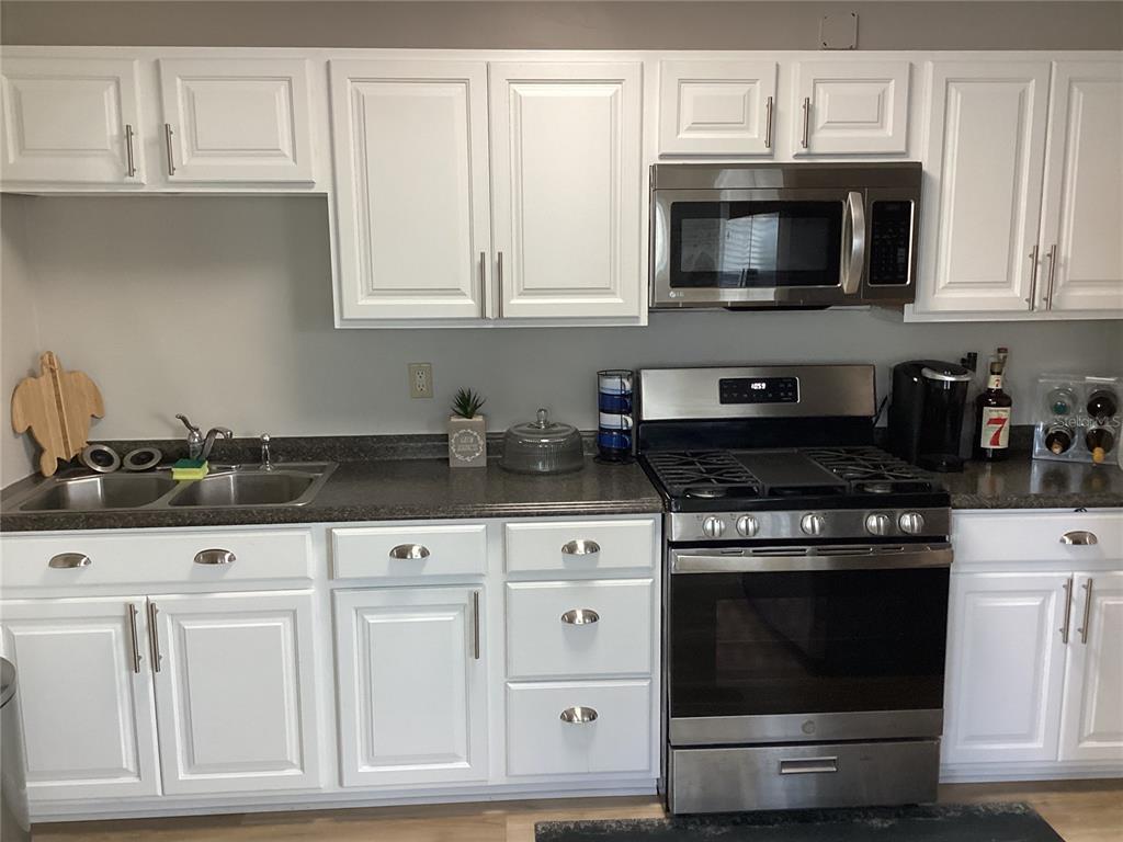 6062 Oak Ridge Avenue New Port Richey, FL 34653 - Photo 8 of 24 Gallery Image 8
