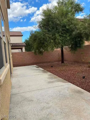 $1,960 | 242 Botanic Gardens Drive, Las Vegas, NV 89148