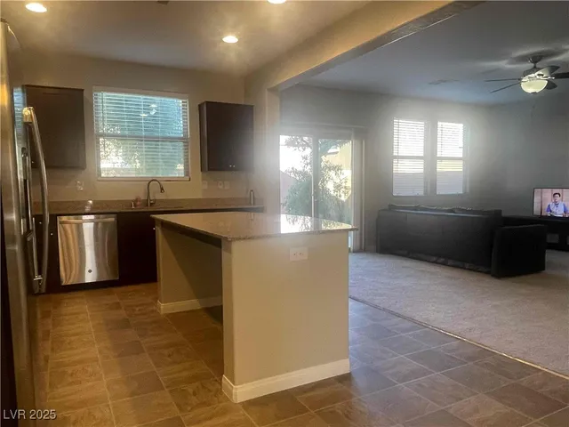 $1,960 | 242 Botanic Gardens Drive, Las Vegas, NV 89148