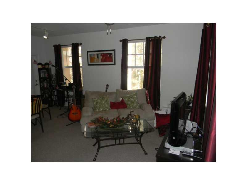 6902 West Sample Road, Unit B32 Pompano Beach, FL 33063 - Photo 2 of 8 Living Room