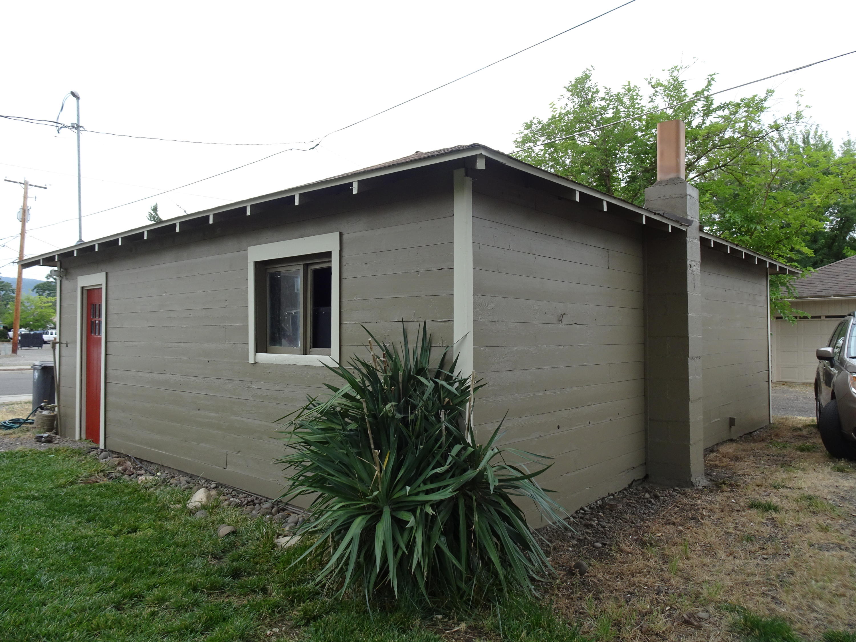 913 Maple Street Central Point, OR 97502 - Photo 14 of 15 garagealley