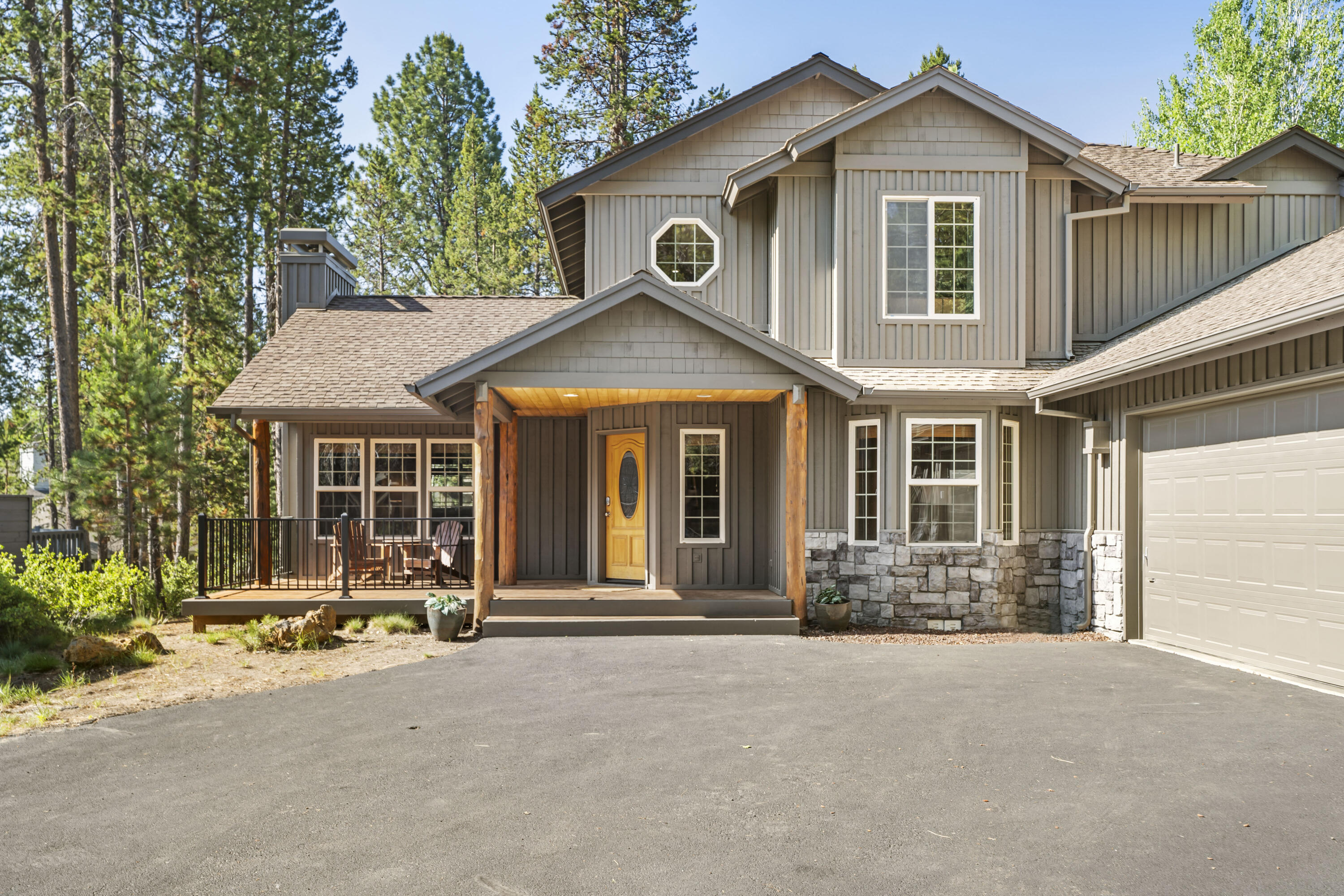 18189 Oregon Loop, Unit 5 Sunriver, OR 97707 - Photo 39 of 41 Exterior Front