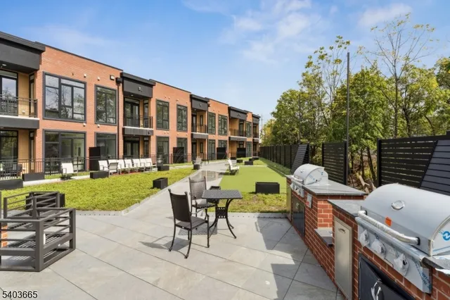 $2,475 | 140 West Webster Avenue, Unit 125, Roselle Park, NJ 07204