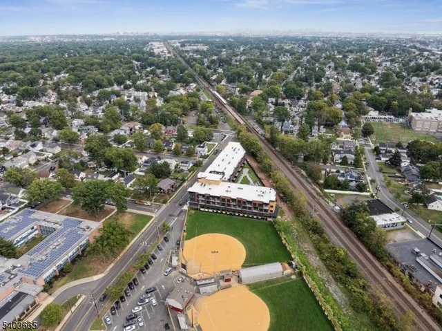 $2,475 | 140 West Webster Avenue, Unit 125, Roselle Park, NJ 07204