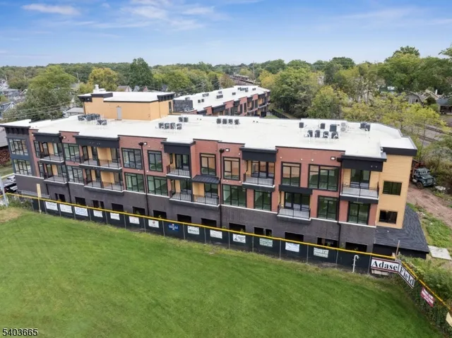 $2,475 | 140 West Webster Avenue, Unit 125, Roselle Park, NJ 07204