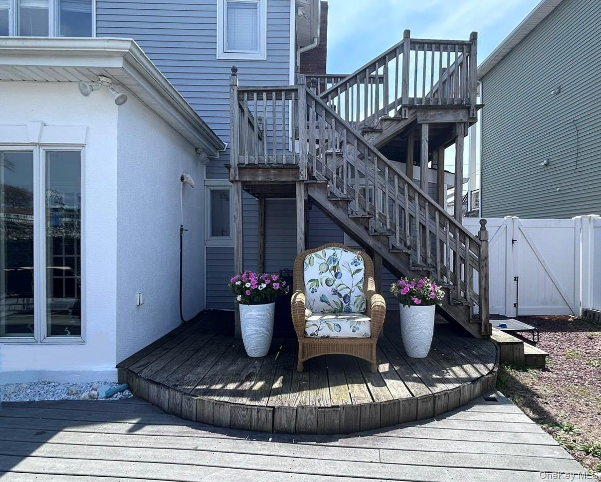 2845 Alder Road Bellmore, NY 11710 - Photo 18 of 25 seperate side entrance