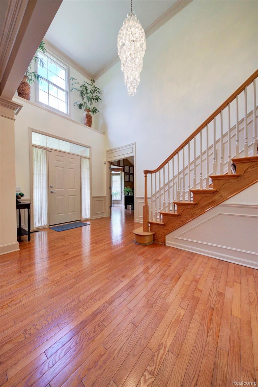 1517 Trinity Road Canton, MI 48187 - Photo 12 of 65 8 Foyer.jpg