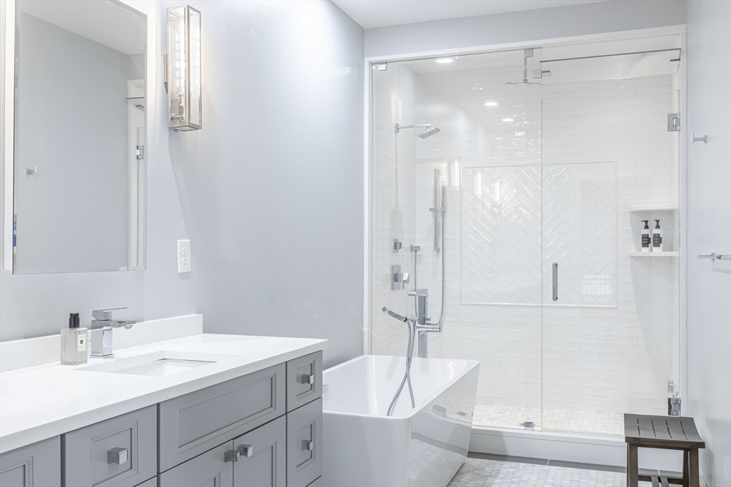 35 Farragut Road, Unit 3 Boston, MA 02127 - Photo 18 of 40 Gallery Image 18