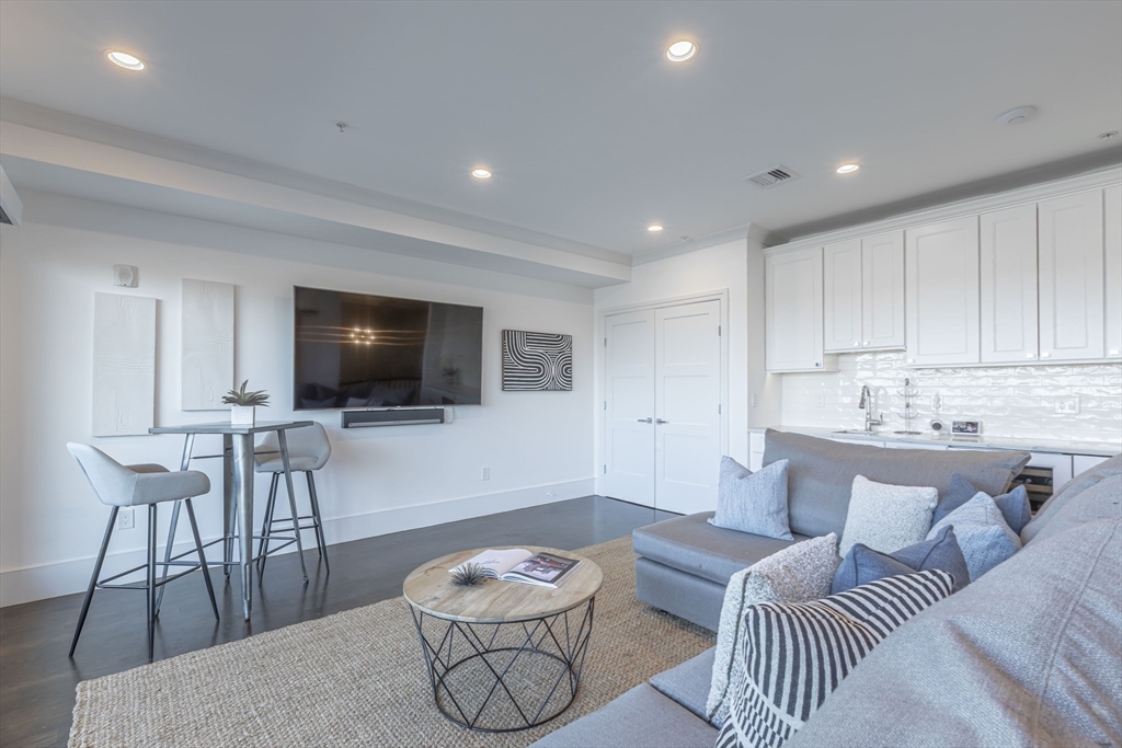 35 Farragut Road, Unit 3 Boston, MA 02127 - Photo 30 of 40 Gallery Image 30
