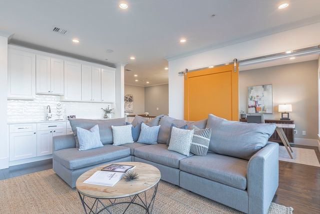 $2,725,000 | 35 Farragut Road, Unit 3, Boston, MA 02127