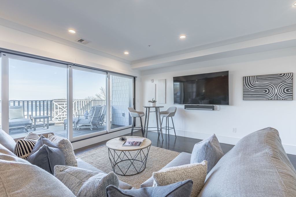35 Farragut Road, Unit 3 Boston, MA 02127 - Photo 36 of 40 Gallery Image 36